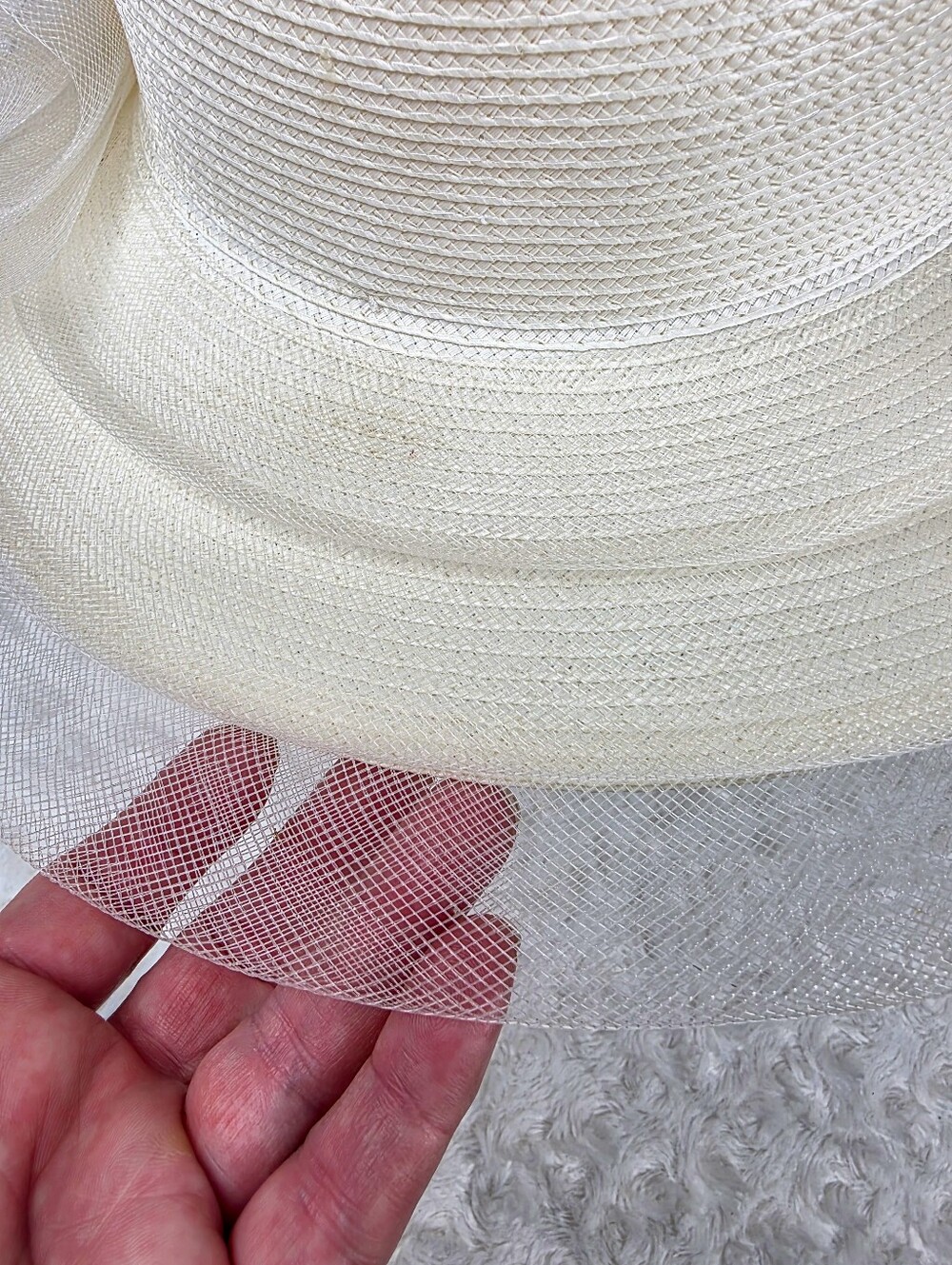 Cream-Colored Vintage Ladies' Tulle Straw Hat One Size - Picture 8 of 10